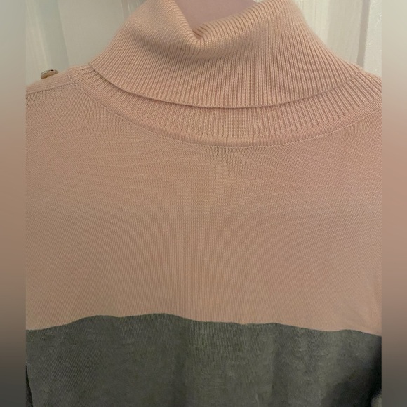 Sweater - Picture 2 of 4